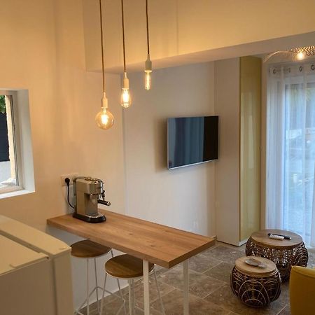 Charmant Studio Dans Villa - Parking - Jardin La Seyne-sur-Mer Exterior foto