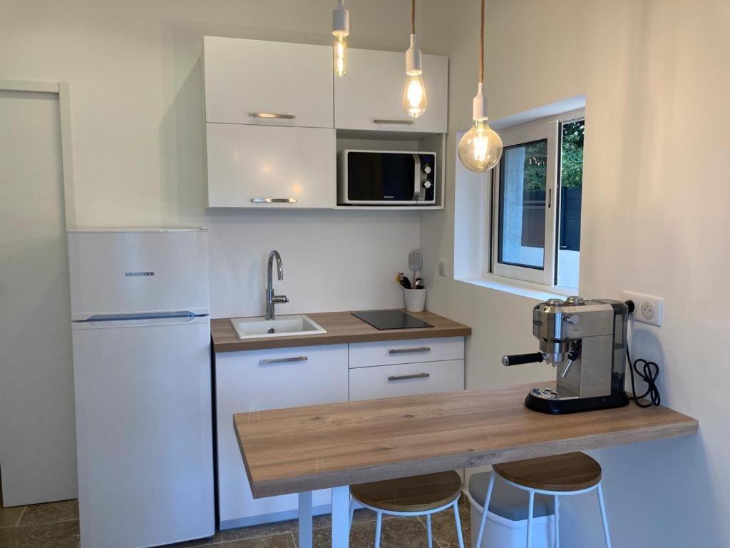 Charmant Studio Dans Villa - Parking - Jardin La Seyne-sur-Mer Exterior foto